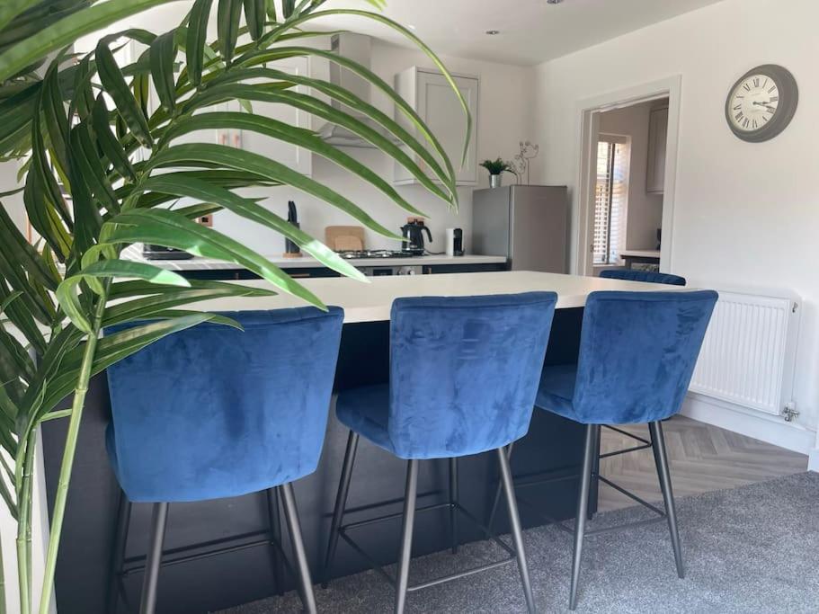 Perfect For Contractors With On Site Parking Villa Brierley Hill Bagian luar foto
